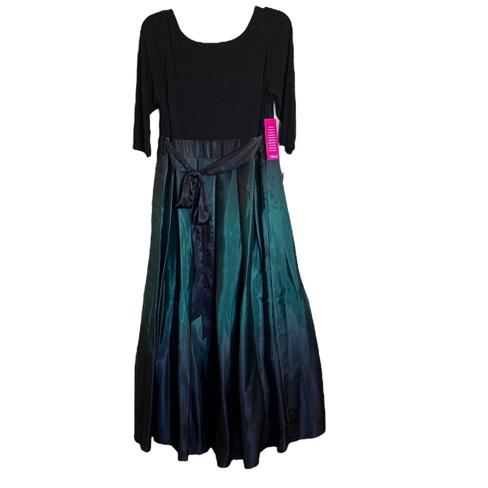 Black and Green Fit and Flare Dress with 3/4 Sleeves